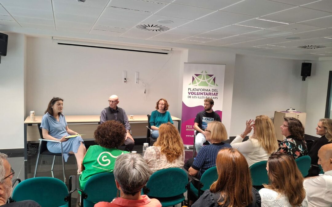 La fina línea entre voluntariado, cooperación y turismo solidario: el “volunturisme” a debate.