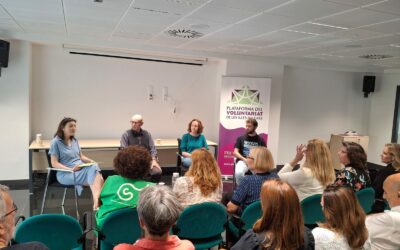 La fina línia entre voluntariat, cooperació i turisme solidari: el “volunturisme” a debat.